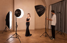 Load image into Gallery viewer, ZHIYUN MOLUS G200 Bi-Colour 200W COB  Video Light - Zhiyun Australia